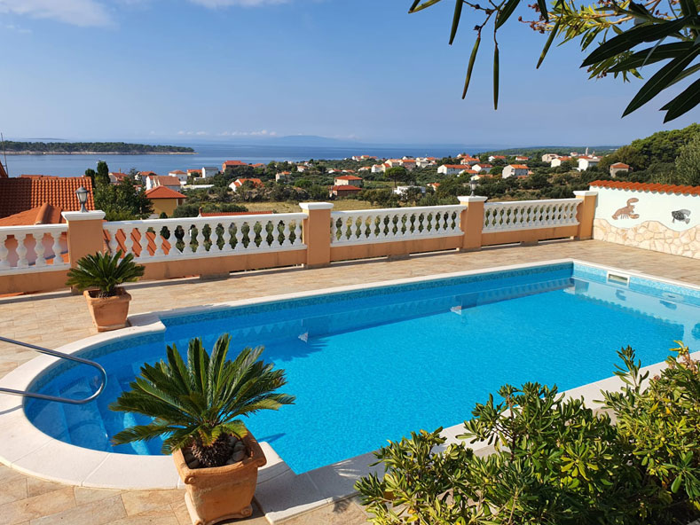 poll villa